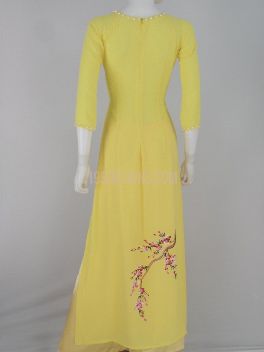 Áo dài vàng vẽ hoa đào | Yellow Vietnamese Ao Dai